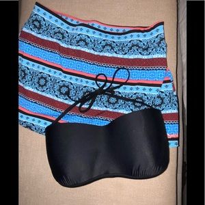 Body Glove~string bikini top - Dolphin ~ Bathing suit bottoms { Never Worn }